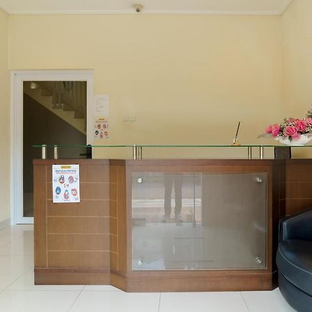 Dago Suites Syariah Cikarang Mitra Reddoorz Бекаси Экстерьер фото