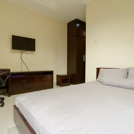Dago Suites Syariah Cikarang Mitra Reddoorz Бекаси Экстерьер фото