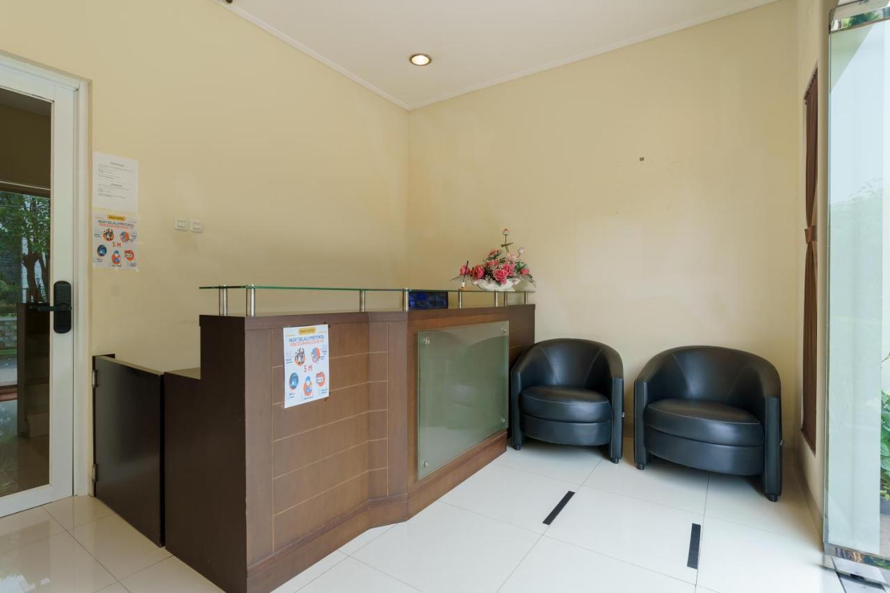 Dago Suites Syariah Cikarang Mitra Reddoorz Бекаси Экстерьер фото