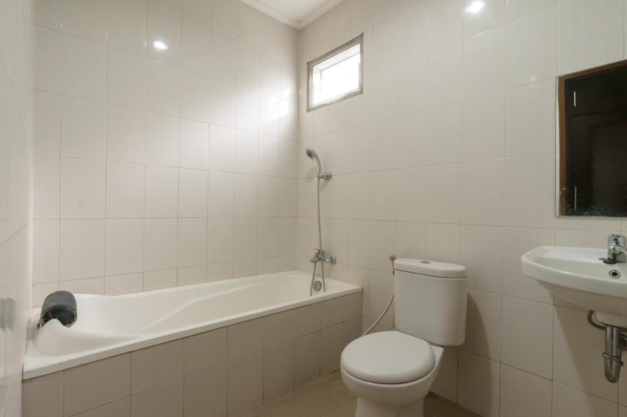 Dago Suites Syariah Cikarang Mitra Reddoorz Бекаси Экстерьер фото