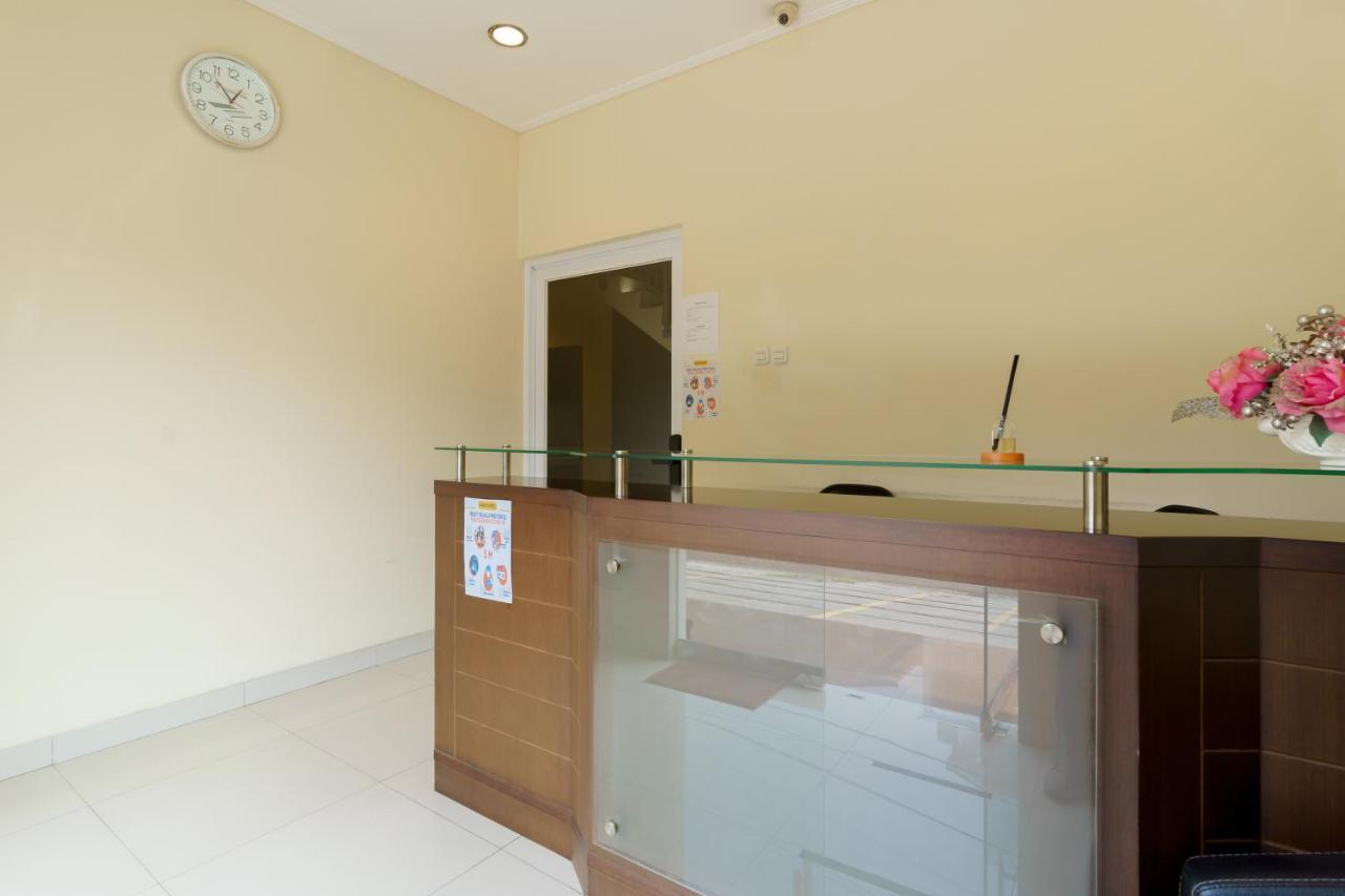 Dago Suites Syariah Cikarang Mitra Reddoorz Бекаси Экстерьер фото