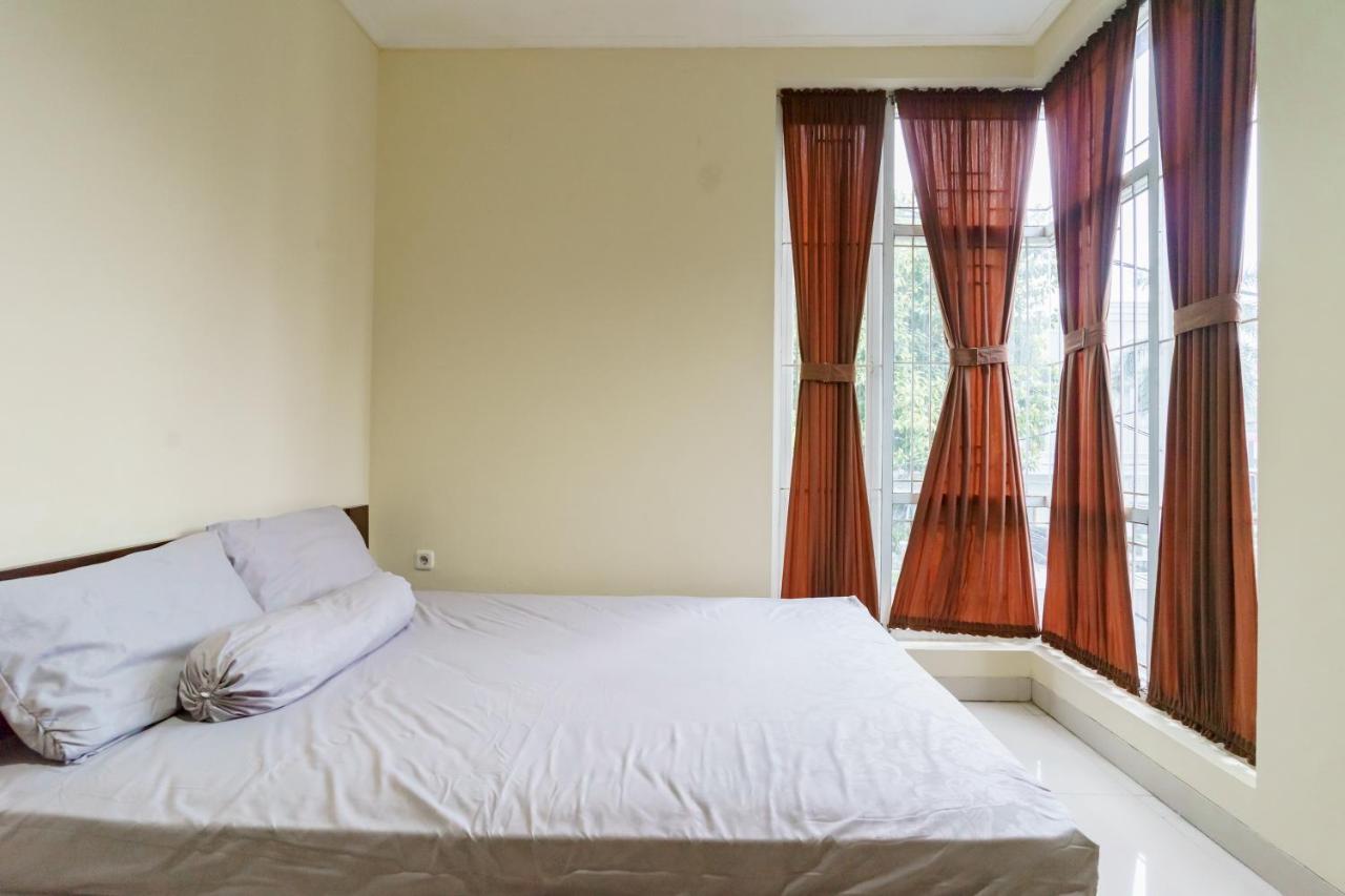 Dago Suites Syariah Cikarang Mitra Reddoorz Бекаси Экстерьер фото