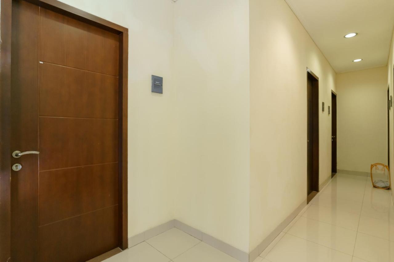Dago Suites Syariah Cikarang Mitra Reddoorz Бекаси Экстерьер фото