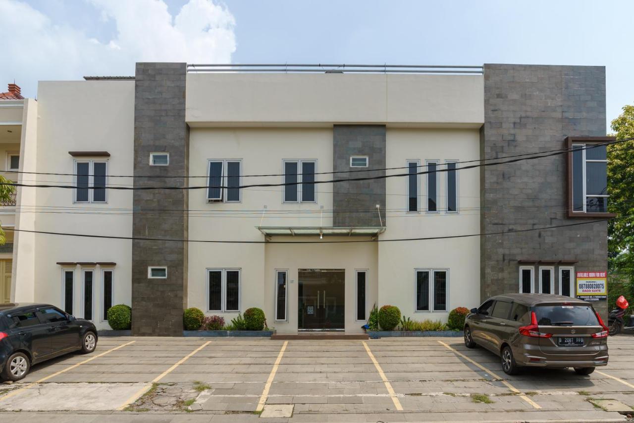 Dago Suites Syariah Cikarang Mitra Reddoorz Бекаси Экстерьер фото